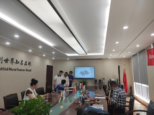 Jüngste Firmenblogs über Der indische Kunde besuchte die Xinwei-Fabrik