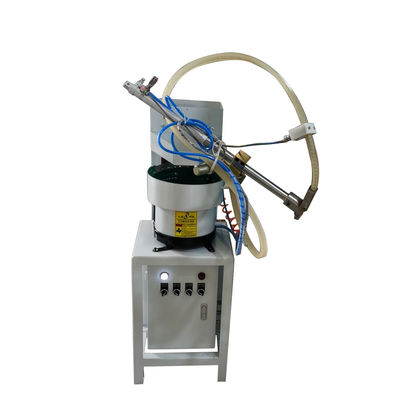 Ein guter Preis. Vierkantmutter-Zufuhr-Maschine CER Bescheinigung M4 220V 0.4MPa Online