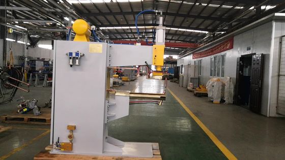 Ein guter Preis. Cnc-Punktschweissen-Maschinentabelle Blech 50HZ 3.5KN funktionierte Online