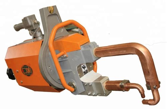 Ein guter Preis. Schweißer Synchronous Control der Suspendierungs-manueller wassergekühlter Stellen-45KVA Online