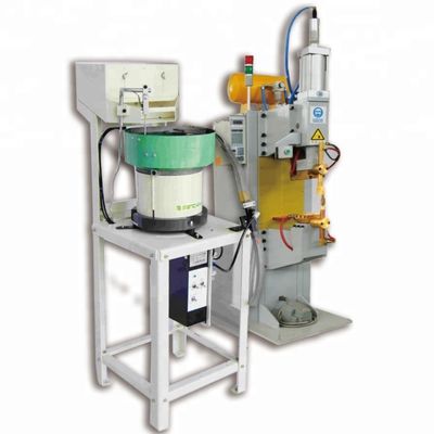 Ein guter Preis. Nuss-Zufuhr-Maschine 40pcs/Min 0.25mpa automatische für das Bolzen-Transportieren Online