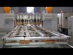 Schweißen des Lüftungskanals mit dem Multi-Head-Spot-Schweißer